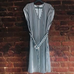 Chic Spring Dress with Gold waist buckle